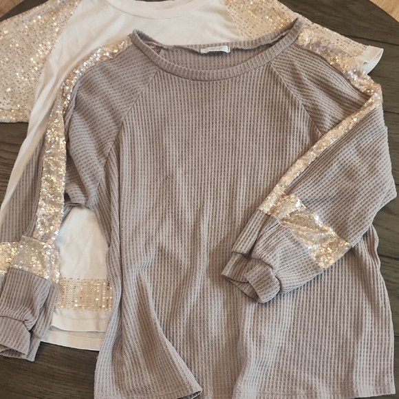 Women's Mixed Color Tops Collection - Picture 6 of 7